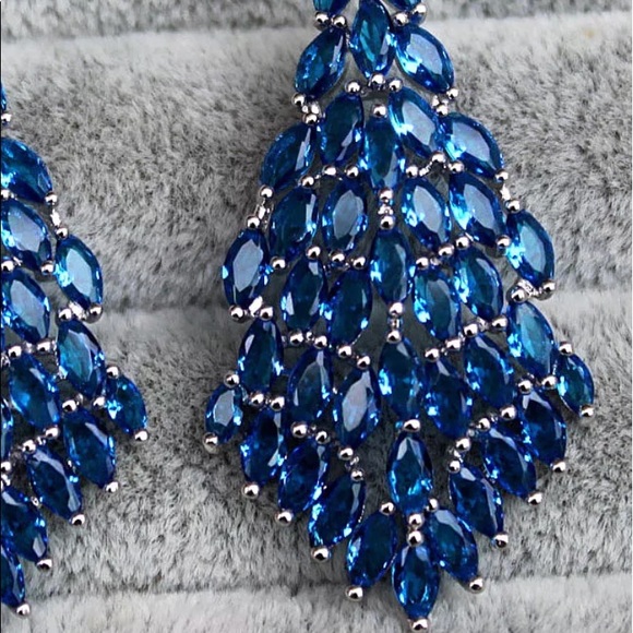 New! 18k white gold Blue Topaz Chandelier Earrings - Picture 2 of 2